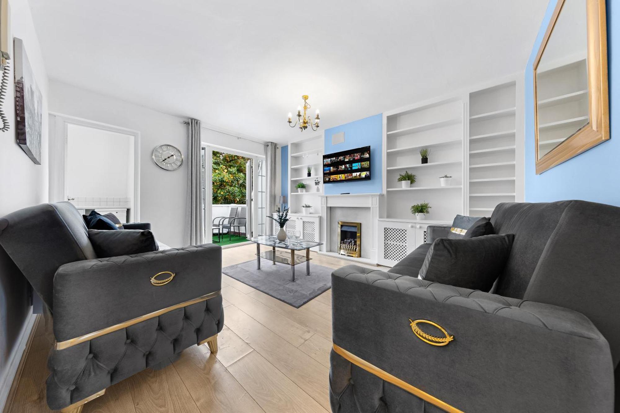 Newly Renovated Kensington 2 Bedroom Apartment With Balcony Near Harrods Sleeps 6, 2 Min Walk From Station ロンドン エクステリア 写真