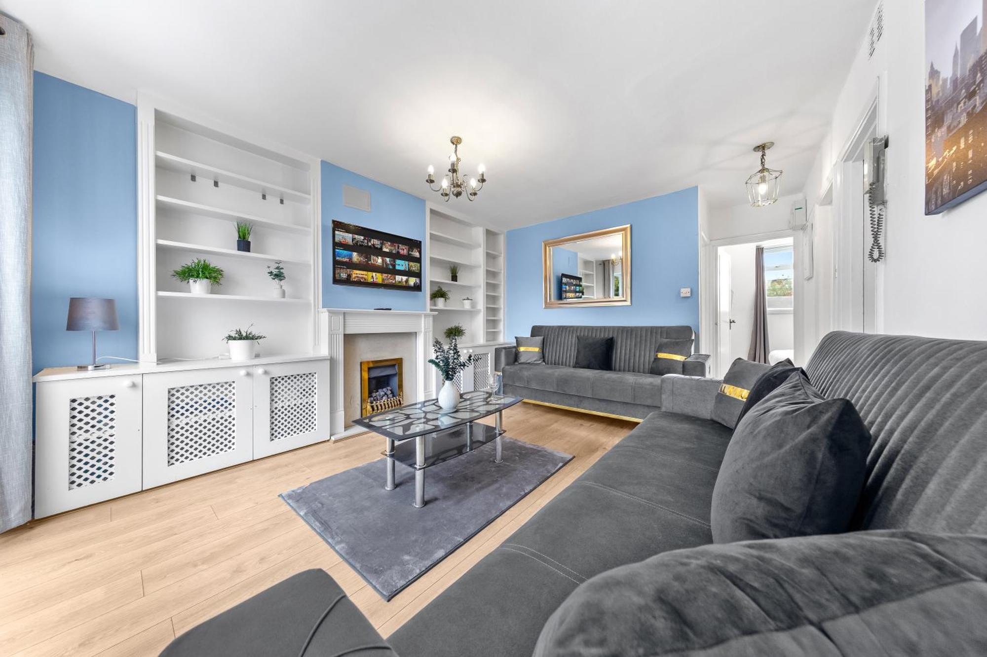 Newly Renovated Kensington 2 Bedroom Apartment With Balcony Near Harrods Sleeps 6, 2 Min Walk From Station ロンドン エクステリア 写真