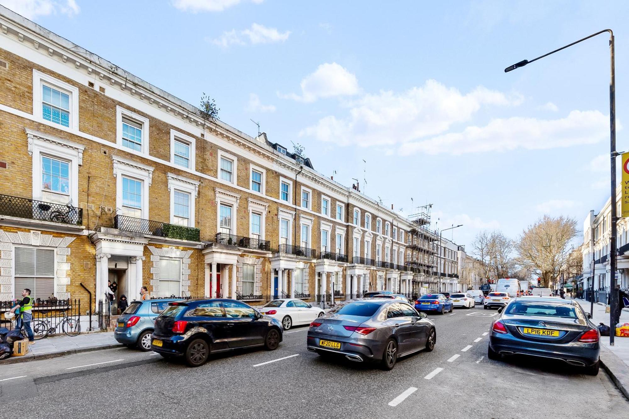 Newly Renovated Kensington 2 Bedroom Apartment With Balcony Near Harrods Sleeps 6, 2 Min Walk From Station ロンドン エクステリア 写真